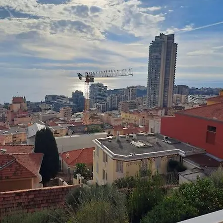 Familial A Deux Pas De Monaco